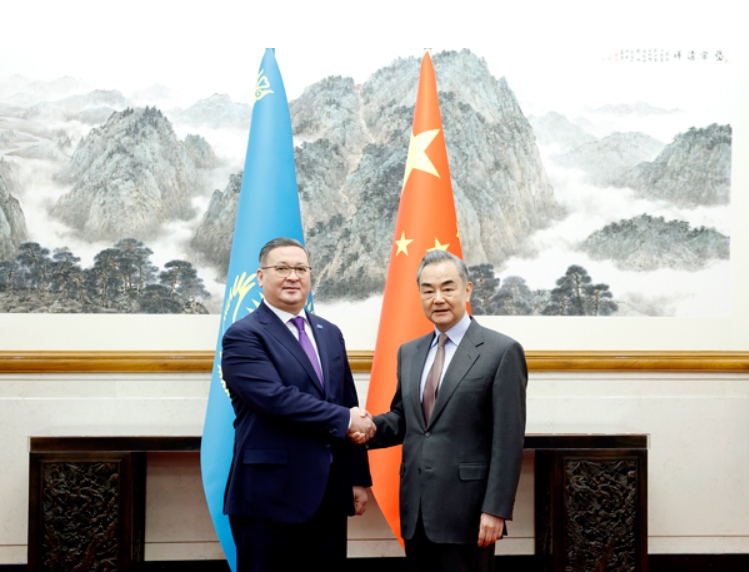 Đối thoại chiến lược lần đầu tiên giữa Ngoại trưởng Trung Quốc và Kazakhstan